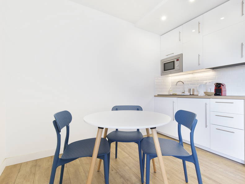 Entire Home Toulouse 61895-3