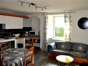Roomlala | T2 Zu Vermieten Wohnung In Altem Renoviertem Bauernhof