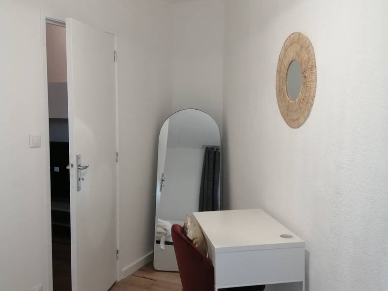 Entire Home Toulon 299438-5