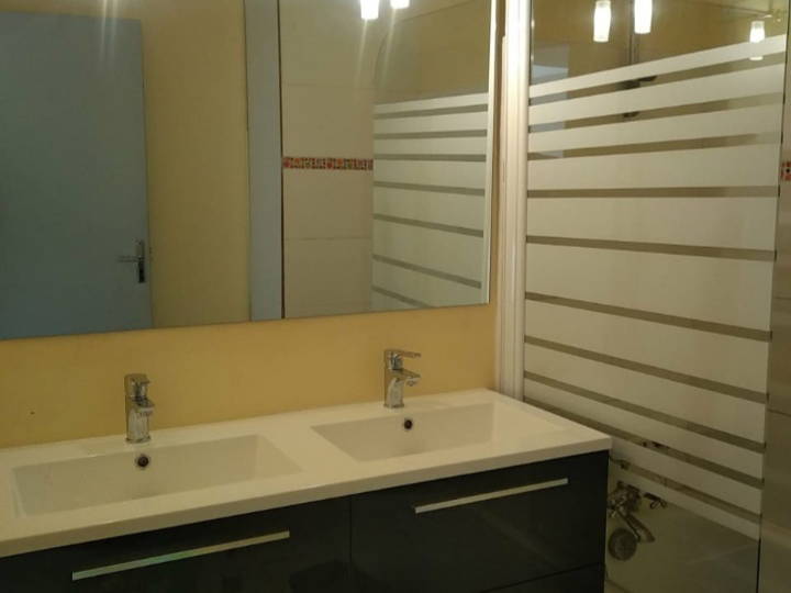Independent Studio Le Robert 250609