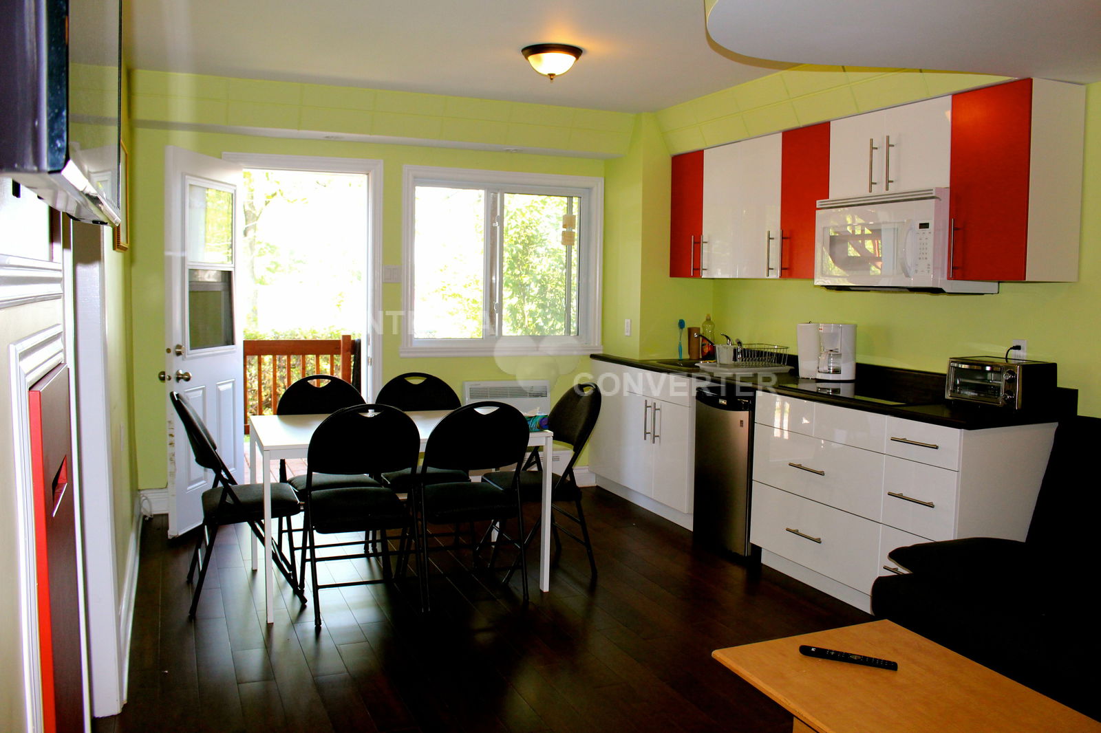 Independent Studio Montréal 9748