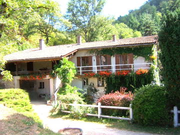 Roomlala | The Escoutoux Mill - Large Auvergne Gite