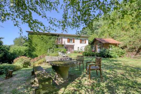 Homestay Escoutoux 165413