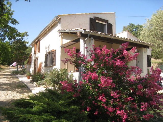 Vierashuoneet Valensole 30433