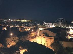 Zimmer mit eigenem Balkon und Blick auf die mittelalterliche Stadt zu vermieten