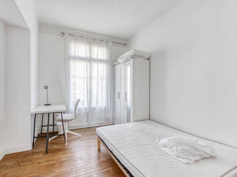 Colocation Tours 266301-1