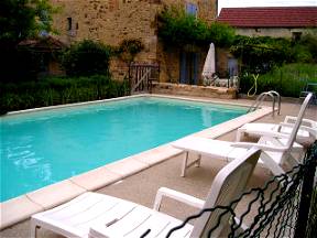 Very Nice House With Swimming Pool For Rent
