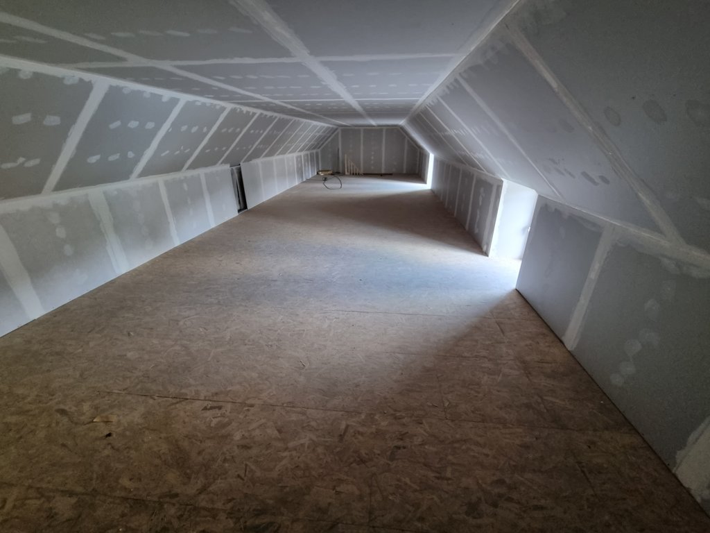 Onafhankelijke Studio Le Roc-Saint-André 122127