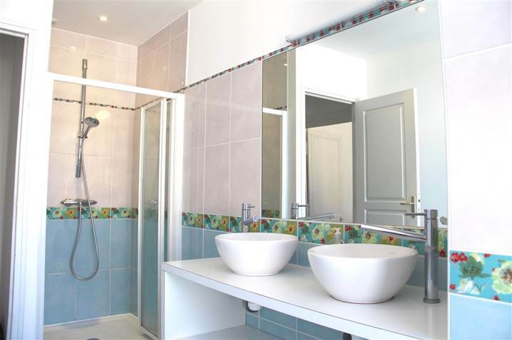 Colocatie Laval 246431