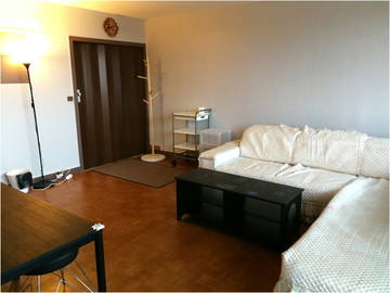 Roomlala | Two rooms 30m2, kitchen & WC to share with 2 other apartments