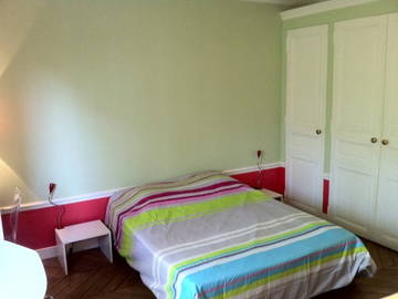 Roomlala |  U stóp Butte Montmartre