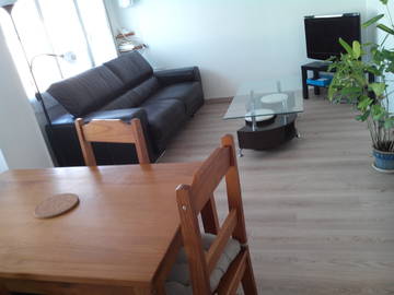 Roomlala | Um quarto mobiliado 