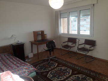Roomlala | Um quarto mobiliado em um apartamento compartilhado para 3 pessoas