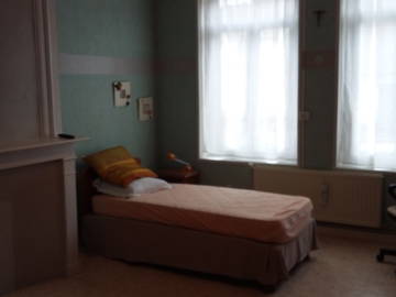 Roomlala | Umeblowane pokoje w mieszkaniach wieloosobowych