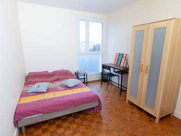 Roomlala | Umeblowane pokoje w mieszkaniu dzielonym dla 3 osób w pobliżu szkół
