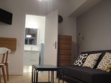 Roomlala | Umeblowane studio o powierzchni 30 m2, wszystkie opłaty wliczone w cenę i ogródek