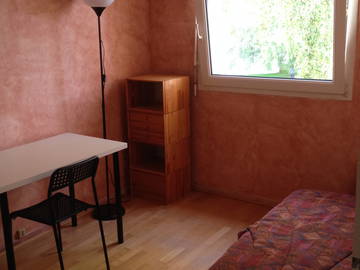 Roomlala | Umeblowany pokój dla studenta