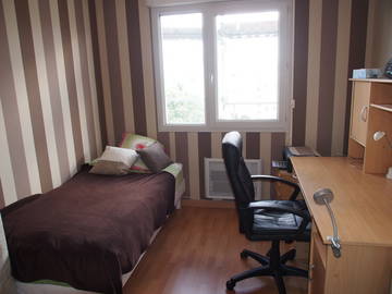 Roomlala | Umeblowany pokój do wynajęcia w domu rezydenta