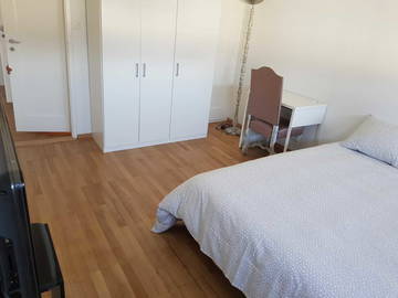 Roomlala | Umeblowany pokój do wynajęcia w sercu Genewy (kopia)