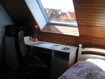 Roomlala | Umeblowany pokój do wynajęcia w spokojnej okolicy 