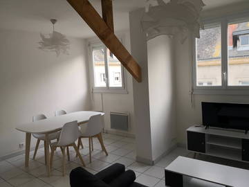 Roomlala | Umeblowany pokój w 64m² mieszkaniu współdzielonym w centrum Saumur