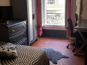 Roomlala | Umeblowany pokój w dużym mieszkaniu 5  