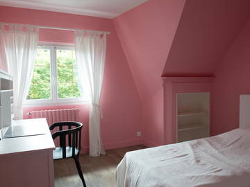 Roomlala | Umeblowany pokój w mieszkaniu dzielonym dla 5 osób