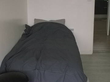 Roomlala | Umeblowany pokój w mieszkaniu współdzielonym