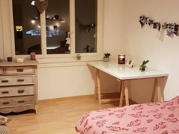 Roomlala | Umeblowany pokój w mieszkaniu współdzielonym (2 osoby)