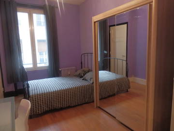 Roomlala | Umeblowany pokój z prysznicem do wynajęcia w centrum miasta