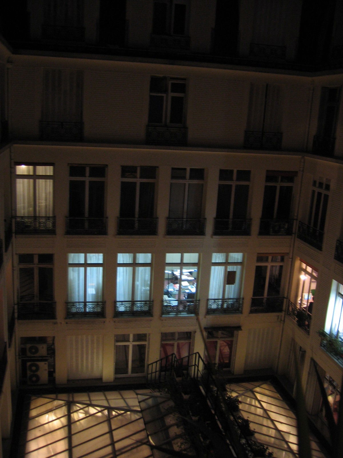 Estudio Independiente Paris 240477