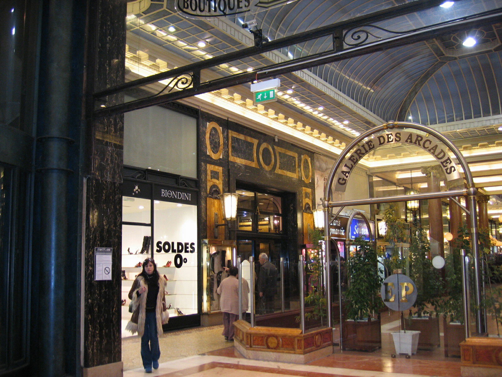 Estudio Independiente Paris 240477