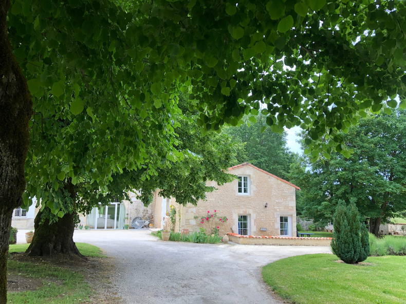 Homestay Saint-Martial-de-Vitaterne 131986-3