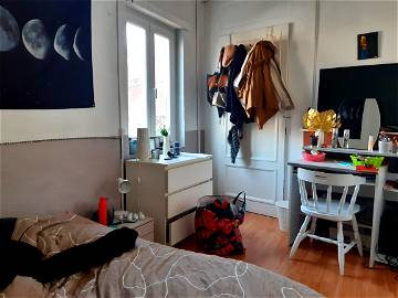 Roomlala | Una habitación disponible para 5 Compañeros de piso Lille Fives (4 chicas)