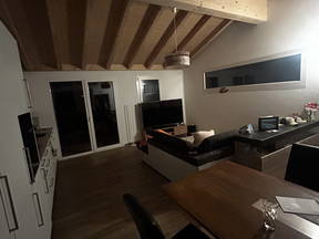 Ein Zimmer + geteilt