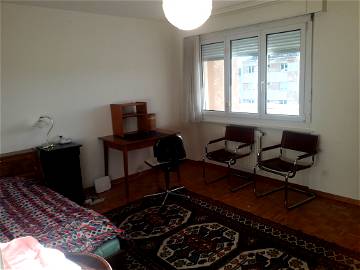 Roomlala | Une Chambre Meublée Dans Appartement  En Colocation à 3 Pers