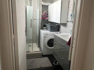 Chambre chez l'habitant à louer à Paris - photo 4 : salle de bain-4