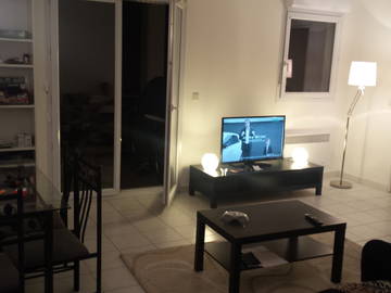 Roomlala | Urgente! Alojamento partilhado em Bagnols Sur Cèze