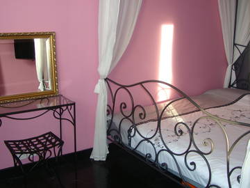 Roomlala | Urocza sypialnia w designerskim apartamencie