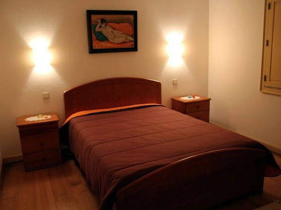 Entire Home Resende 50371-4