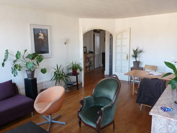 Roomlala | Værelse til leje i 90 m2 lejlighed 