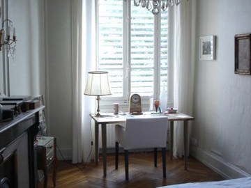 Roomlala | Værelse til leje i stor lejlighed