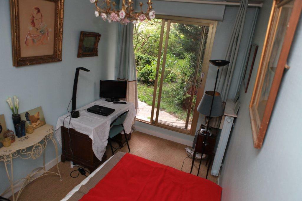 Hjemmeophold Courbevoie 98741