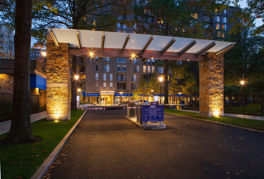 Colocation Brookline 111240