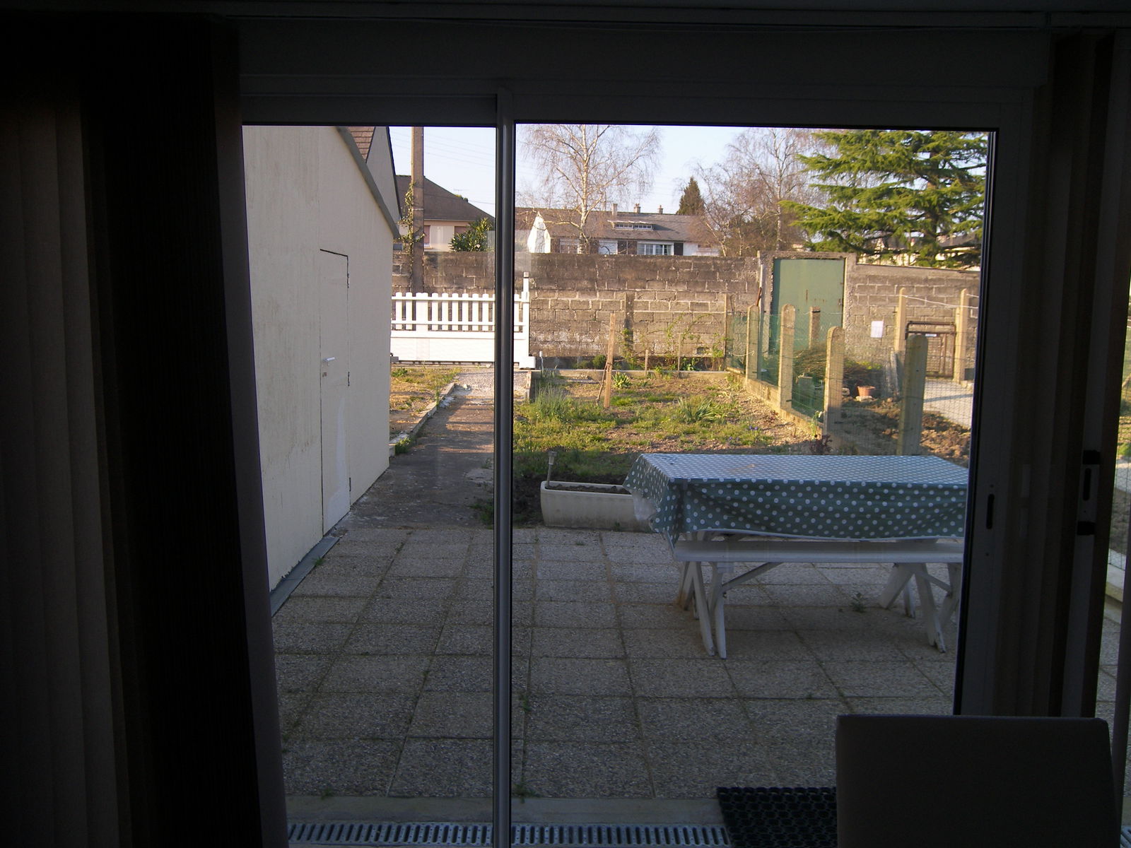 Onofhängeg Studio Port-Brillet 100399