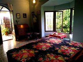Varca: Dormitorio(s) Privado(s) En Renta En Una Hermosa Villa (nr