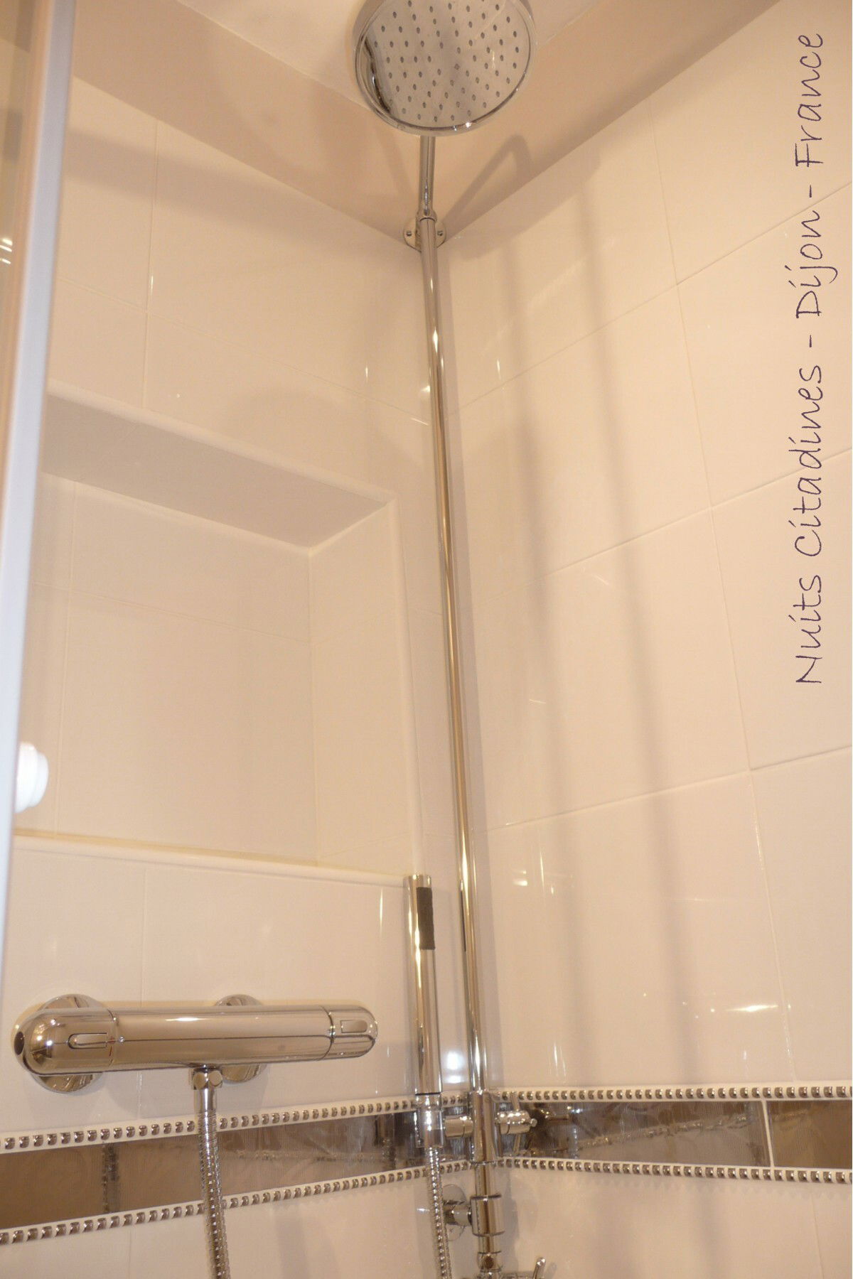 Unabhängiges Studio Dijon 6069