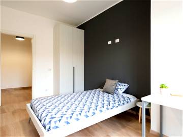 Roomlala | Via Cicognara 2 - Chambre 2 - Chambre Privée Avec Climatisation