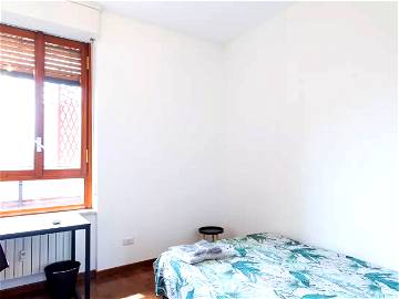 Roomlala | Viale Tibaldi 56 - Room 5 With Shared Balcony