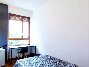 Roomlala | Viale Tibaldi 56 - Spacious Room 4 With Shared Balcony